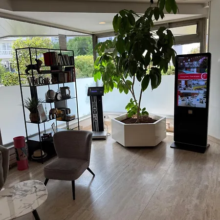 Prive Adagio Paris 15